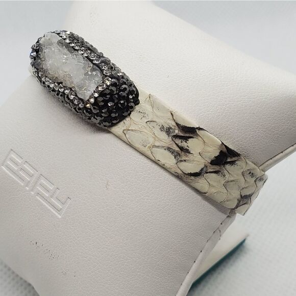 Unique White & Gray Bracelet & Ring Set